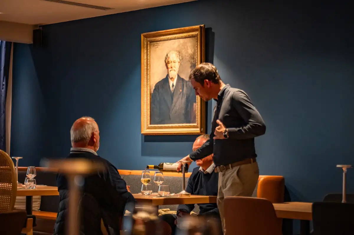 Deux personnes au restaurant lors d