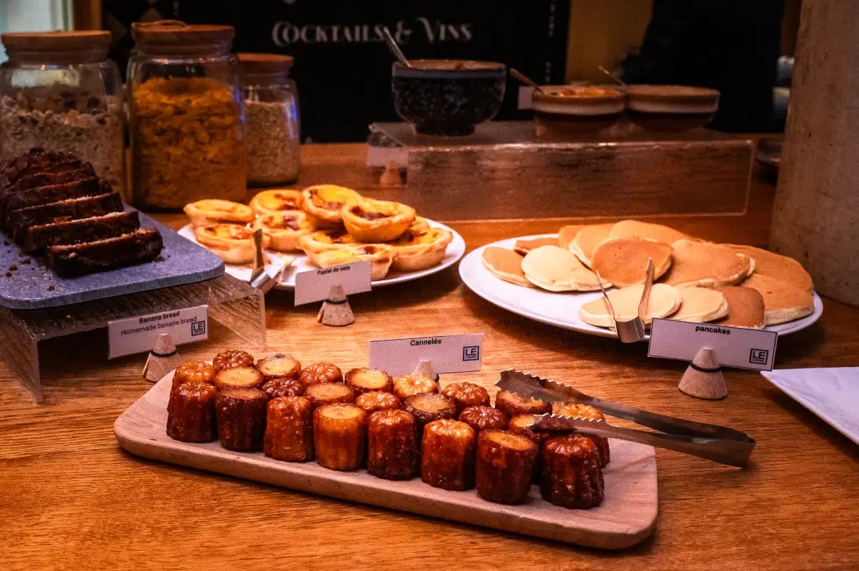 Buffet au restaurant avec terrasse à bayonne